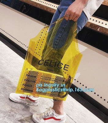 de gedrukte van de zakpvc van handvatpvc plastic zak, staat de fles van de giftwijn inpakkend op de rekupereerbare pvc-plastic zak van het lijnhandvat, hoogste Se