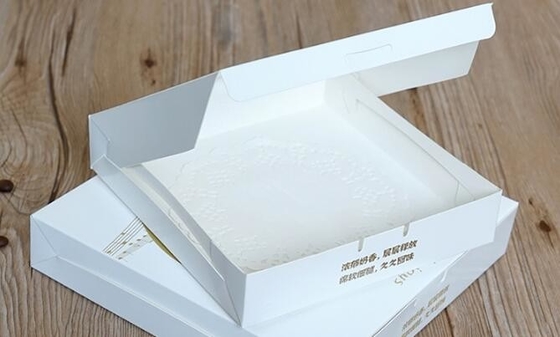 Kraftpapier-document duidelijk vensterkoekje/koekje/cakevakje, naar maat gemaakte buitensporige het Met een laag bedekte document van het Luxekarton cakevakje groothandel