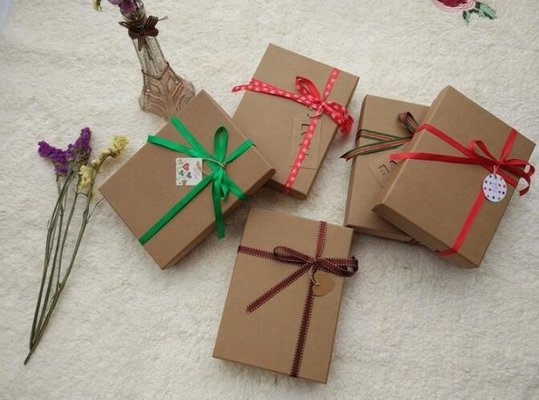 Het document van het douane biologisch afbreekbaar karton de zeepvakje van kraftpapier van de bargift, douane die kraftpapier-document zeep verpakkend document vakje met wi vouwen