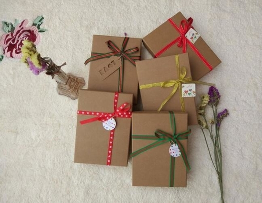 Het document van het douane biologisch afbreekbaar karton de zeepvakje van kraftpapier van de bargift, douane die kraftpapier-document zeep verpakkend document vakje met wi vouwen
